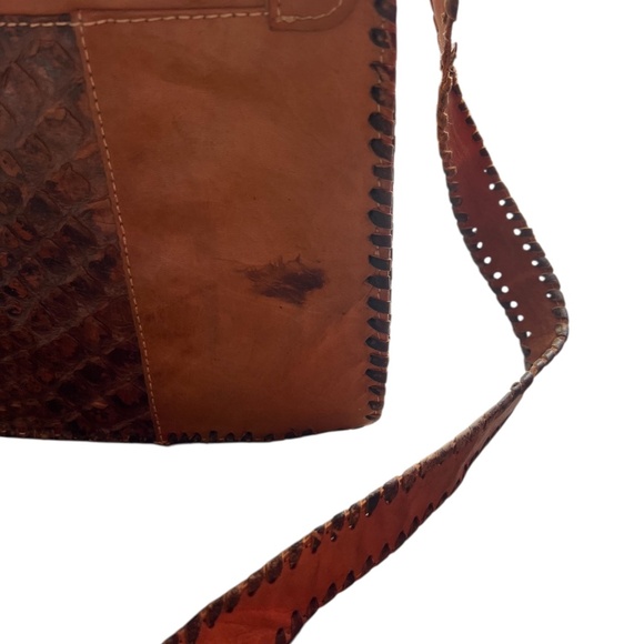 Handmade Leather Unisex Reptile Multicolor Crossbody Bag - Picture 15 of 15